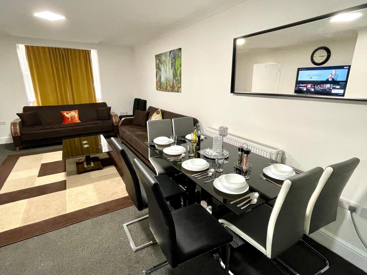 4 Bedrooms House, 3 Bathrooms , Separate Reception, Full Kitchen, Garden, Parking 伦敦 外观 照片