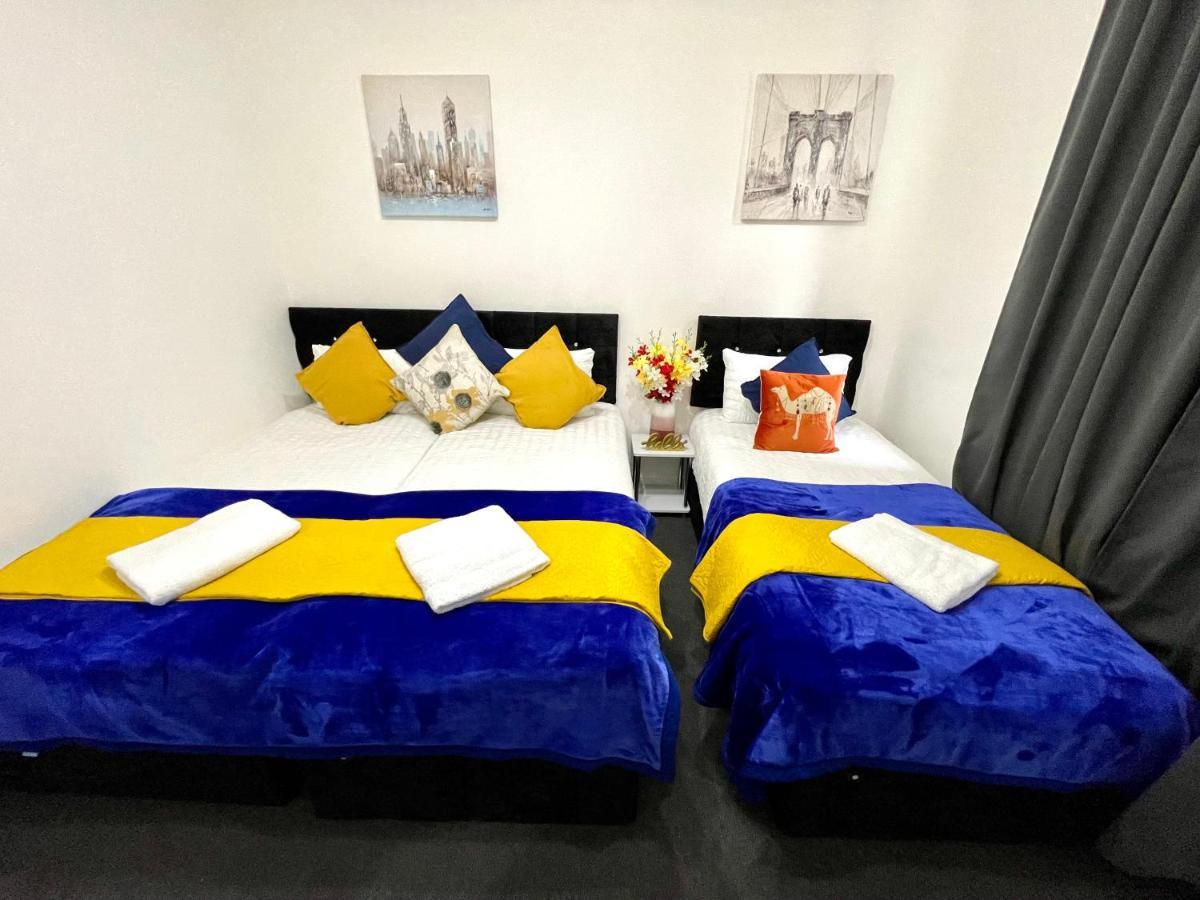 4 Bedrooms House, 3 Bathrooms , Separate Reception, Full Kitchen, Garden, Parking 伦敦 外观 照片