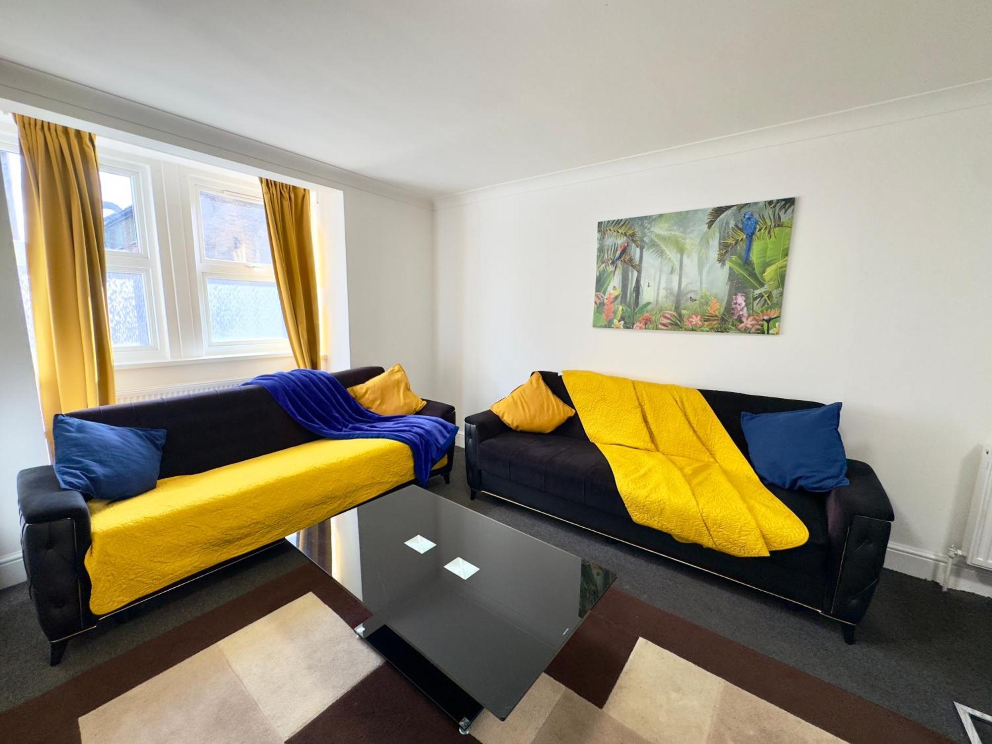 4 Bedrooms House, 3 Bathrooms , Separate Reception, Full Kitchen, Garden, Parking 伦敦 外观 照片