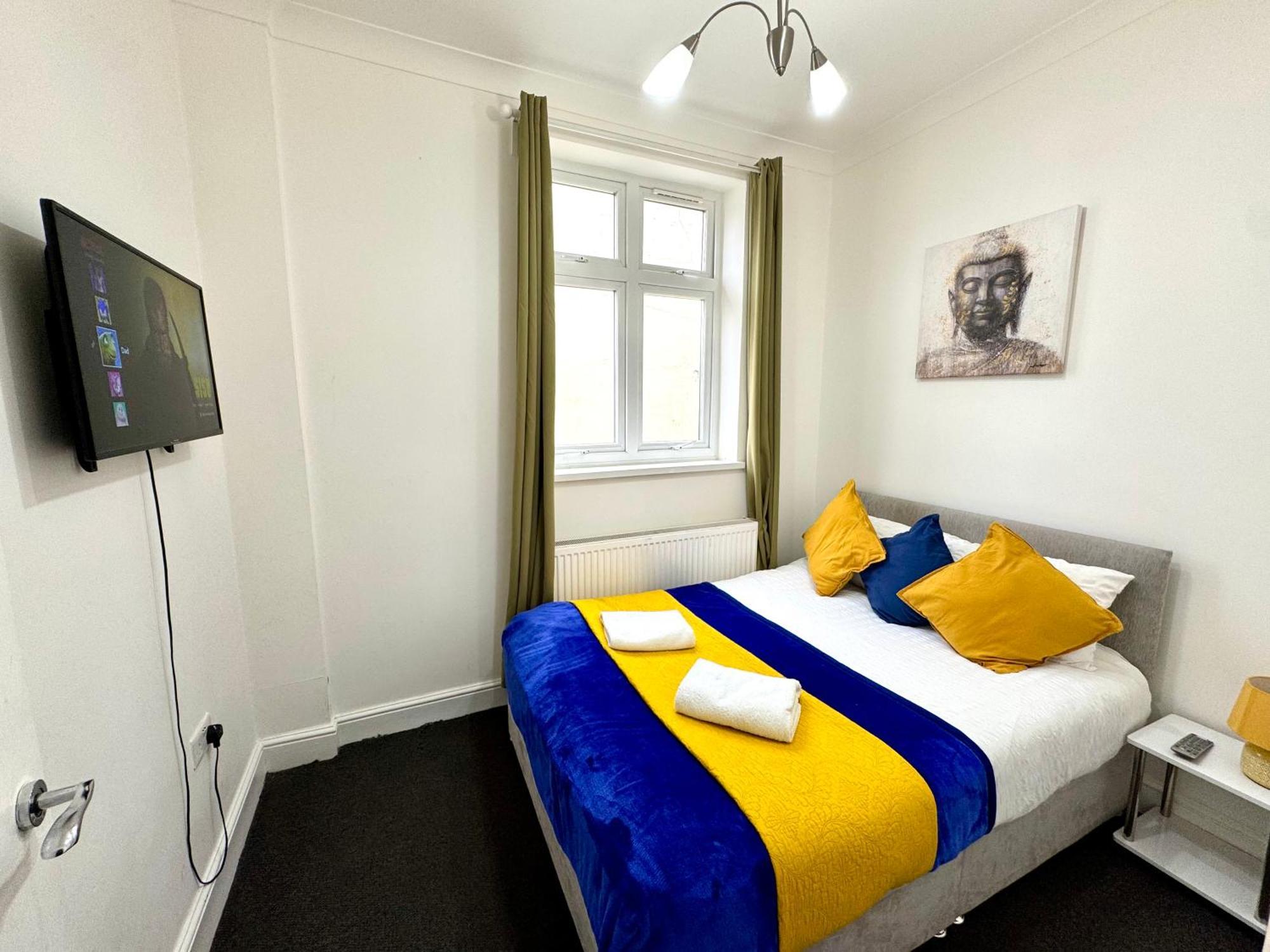 4 Bedrooms House, 3 Bathrooms , Separate Reception, Full Kitchen, Garden, Parking 伦敦 外观 照片